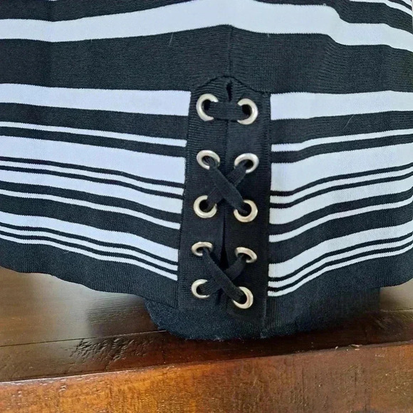 Michael Kors Short Sleeve Top Black and White Women's Size Medium - Picture 6 of 12